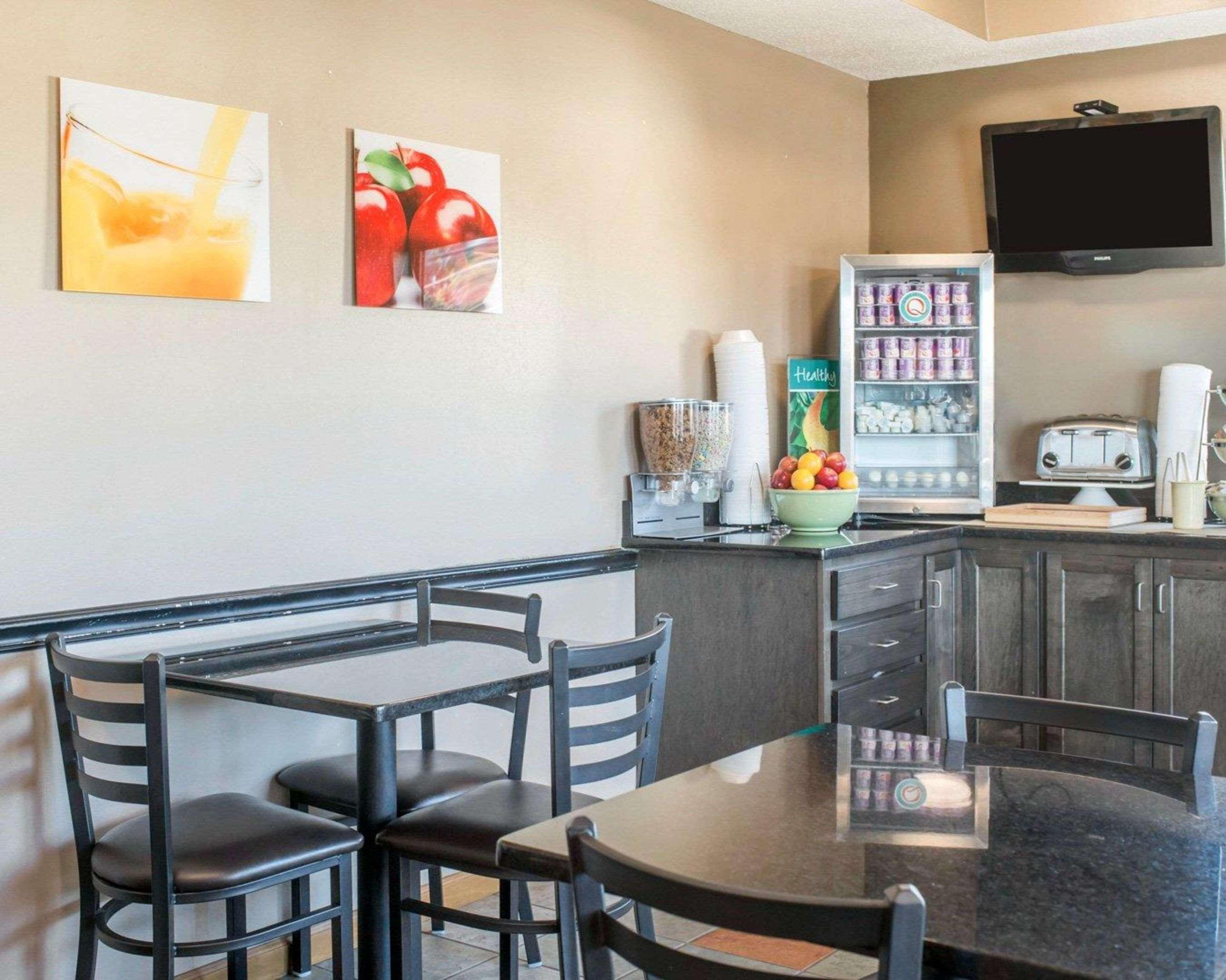 Quality Inn Downtown Johnson City Buitenkant foto