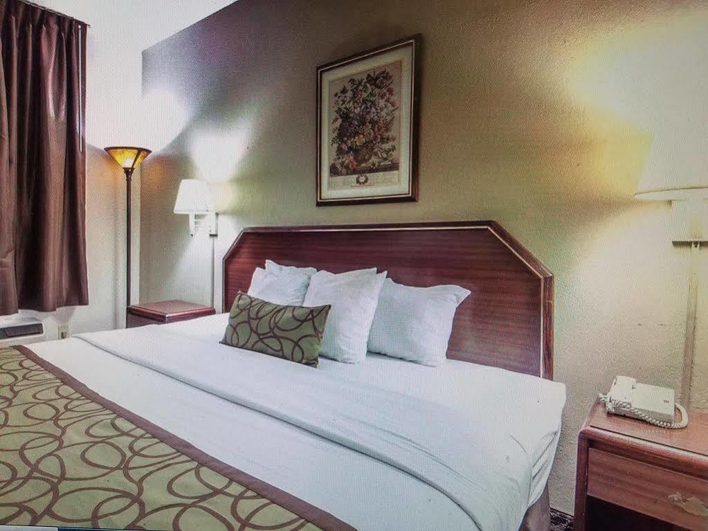 Quality Inn Downtown Johnson City Buitenkant foto